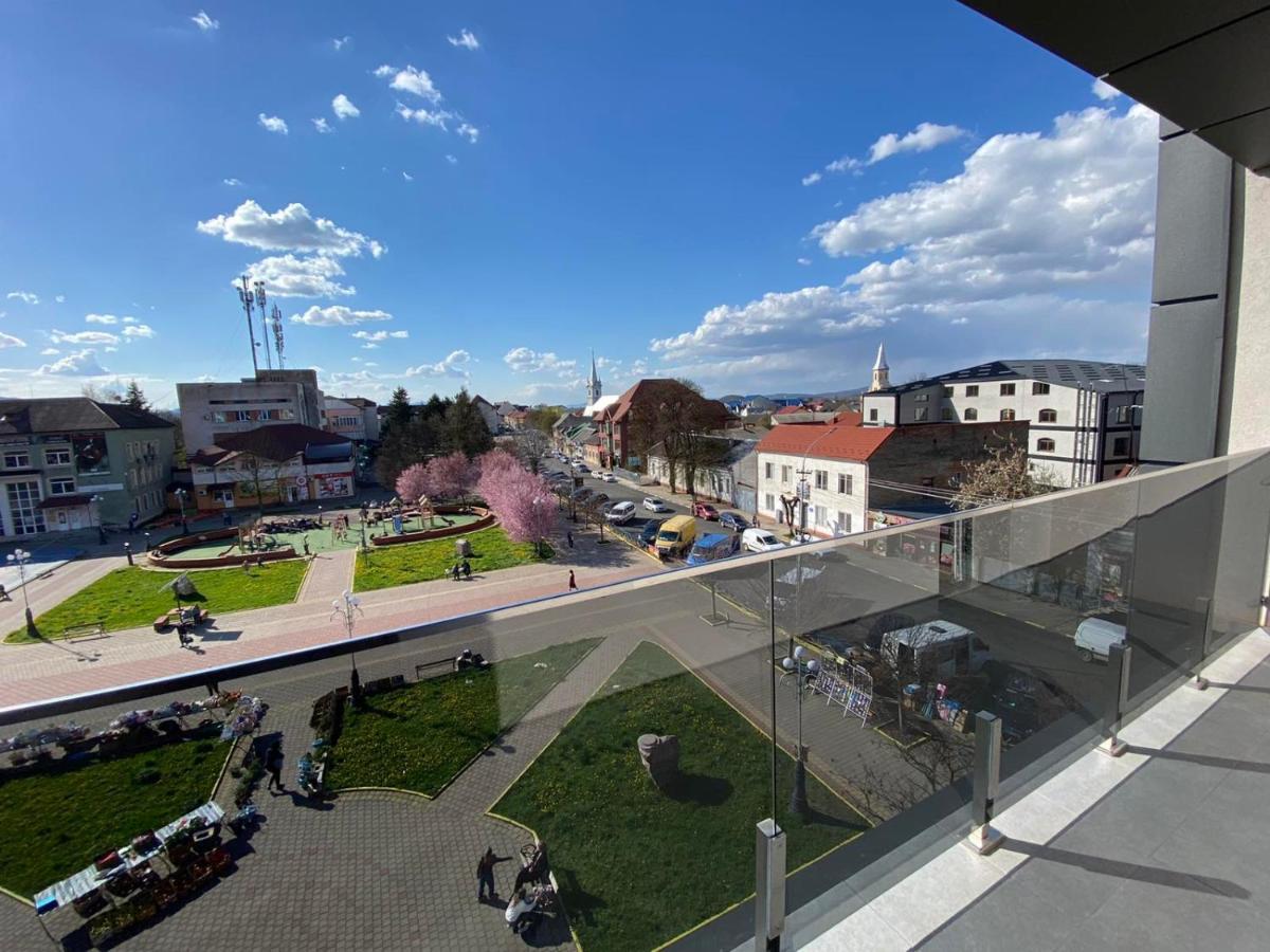 Готель Тячів Exterior foto