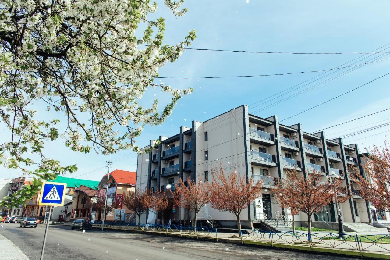 Готель Тячів Exterior foto